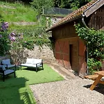 Complet Avec Exterieurs, 4 Chambres, 8 Personnes Apartment