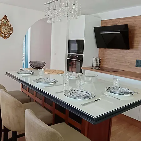 דירה Complet Avec Exterieurs, 4 Chambres, 8 Personnes *