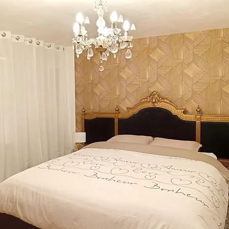 Complet Avec Exterieurs, 4 Chambres, 8 Personnes Apartment