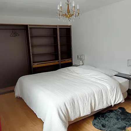Complet Avec Exterieurs, 4 Chambres, 8 Personnes *